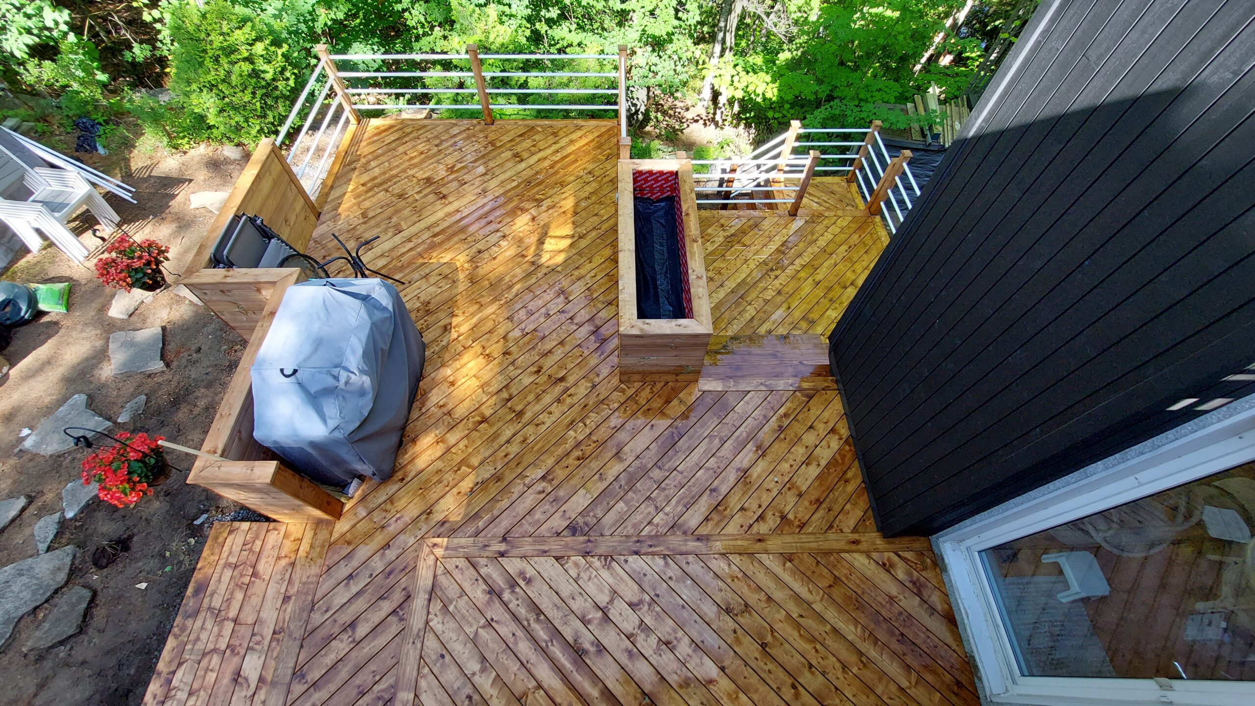 Terrasse multi-niveaux pas comme les autres - Projets Nordman